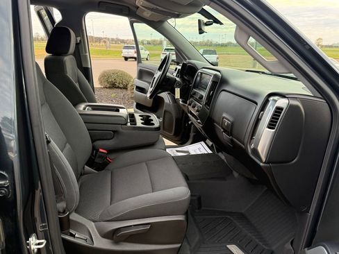 Used 2018 Chevrolet Silverado 1500 LT w/ All Star Edition image 36