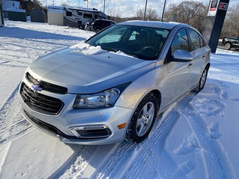 Used 2016 Chevrolet Cruze LT image 9