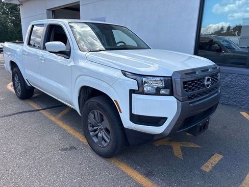 Certified 2025 Nissan Frontier SV AWD/4WD image 1