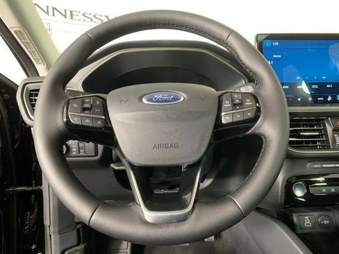 Used 2025 Ford Escape SE image 30