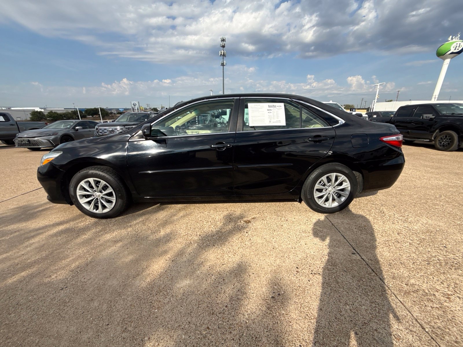 Used 2017 Toyota Camry LE w/ Protection Package (Q2) FWD image 4