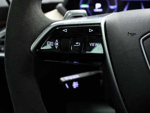 Used 2023 Audi e-tron GT Premium Plus image 19