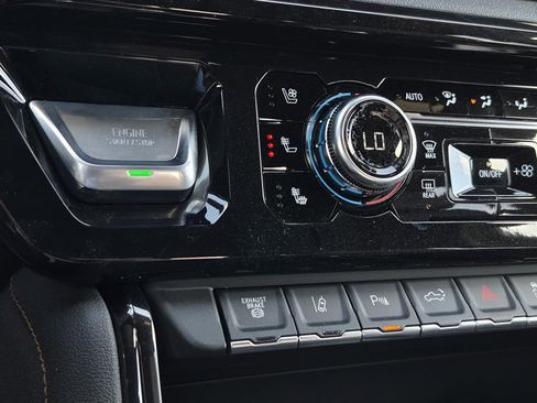 New 2026 GMC Sierra 2500 AT4 w/ AT4 Premium Plus Package image 25