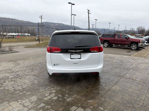 New 2026 Chrysler Voyager LX FWD image 7