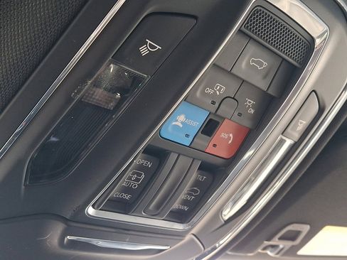 Certified 2024 Jeep Grand Cherokee Altitude image 31