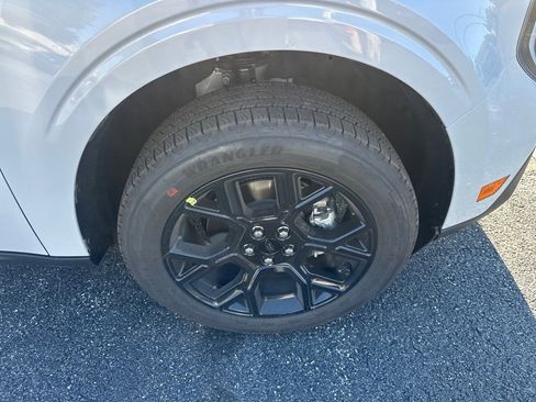 New 2025 Ford Maverick Lariat w/ Black Appearance Package image 4