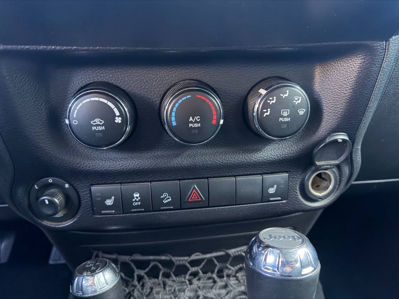 Used 2017 Jeep Wrangler Unlimited Sport w/ Quick Order Package 24S AWD/4WD image 23