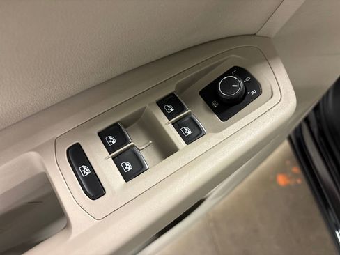 Used 2018 Volkswagen Atlas SE image 22