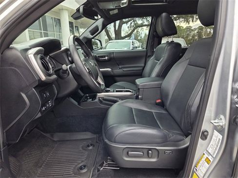 Used 2023 Toyota Tacoma Limited image 12