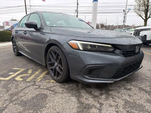 Used 2024 Honda Civic Sport image 3