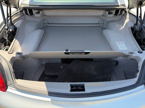 Used 2005 Lexus SC 430 Convertible w/ Preferred Accessory Pkg RWD image 17