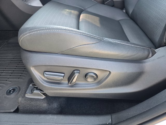 Used 2024 Toyota bZ4X FWD image 16