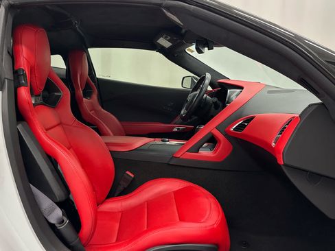 Used 2016 Chevrolet Corvette Z06 w/ 3LZ Preferred Equipment Group RWD image 15