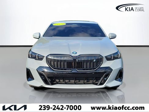 Used 2025 BMW i5 xDrive40 w/ M Sport Package AWD/4WD image 2