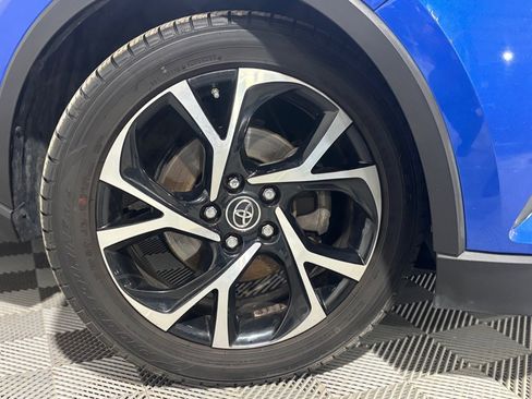Used 2018 Toyota C-HR XLE image 37