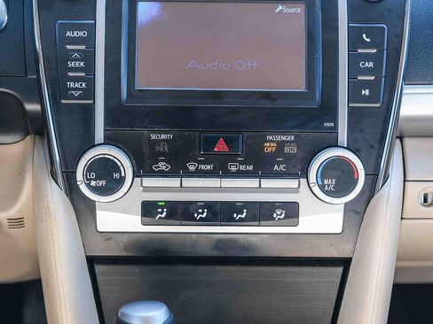 Used 2013 Toyota Camry LE FWD image 15