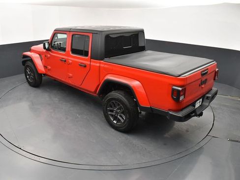 Used 2024 Jeep Gladiator Sport image 15