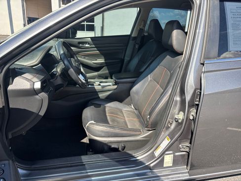 Used 2019 Nissan Altima 2.5 SR image 12