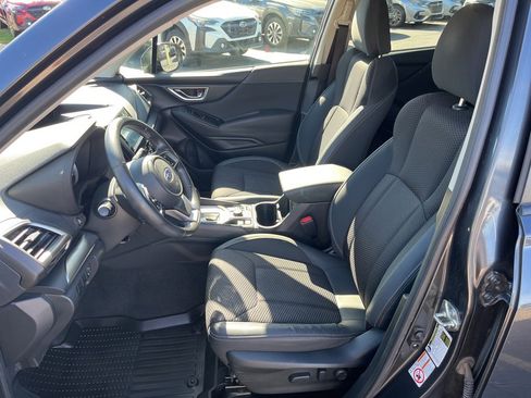 Used 2019 Subaru Forester Premium w/ All-Weather Package image 11