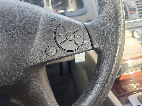 Used 2009 Mercedes-Benz C 300 Sedan image 20