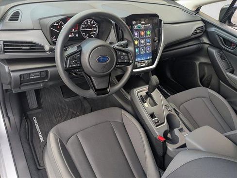 Used 2025 Subaru Crosstrek 2.0i Premium image 3