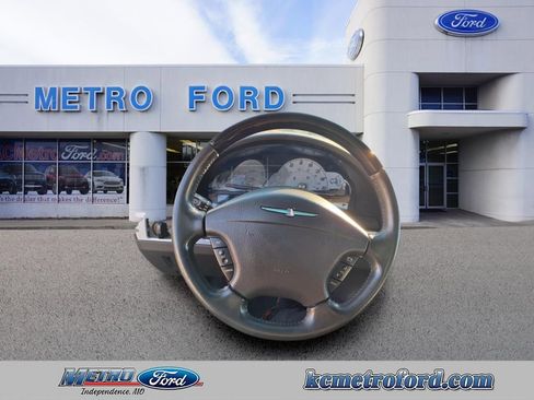 Used 2002 Ford Thunderbird image 28