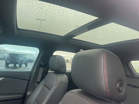 Used 2021 Chevrolet Blazer RS w/ Enhanced Convenience Package image 4