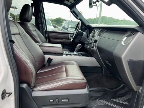 Used 2017 Ford Expedition Platinum AWD/4WD image 21