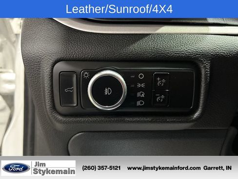 Used 2023 Ford Explorer XLT AWD/4WD image 22