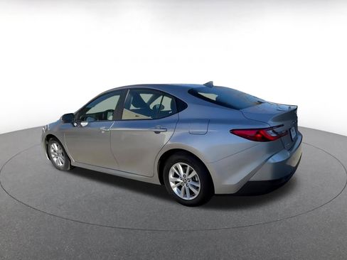 Used 2025 Toyota Camry LE image 10