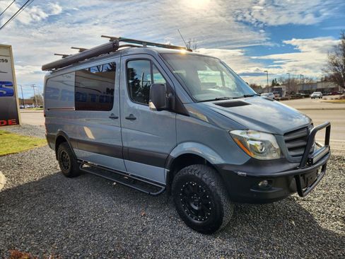 Used 2017 Mercedes-Benz Sprinter 2500 image 5