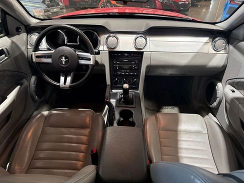 Used 2005 Ford Mustang GT Premium image 8