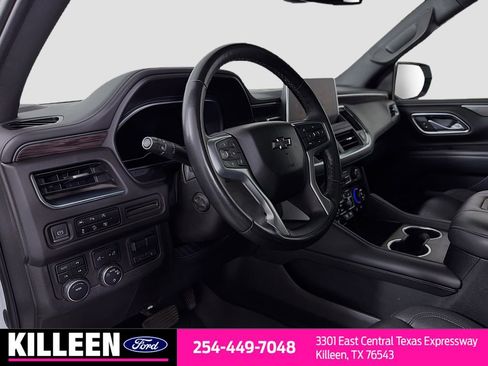 Used 2023 Chevrolet Suburban Z71 w/ Luxury Package AWD/4WD image 10