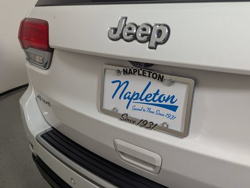 Used 2017 Jeep Grand Cherokee Limited AWD/4WD image 8