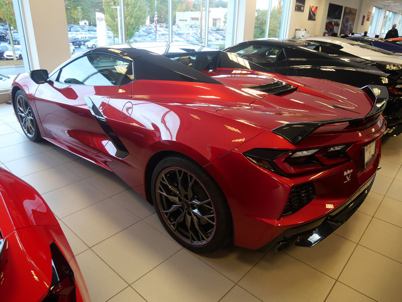 Used 2024 Chevrolet Corvette Stingray Preferred Conv w/ Z51 Performance Package RWD image 3