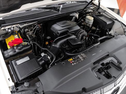 Used 2013 Cadillac Escalade Platinum RWD image 64