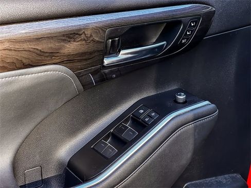 Certified 2021 Toyota Highlander Platinum image 12