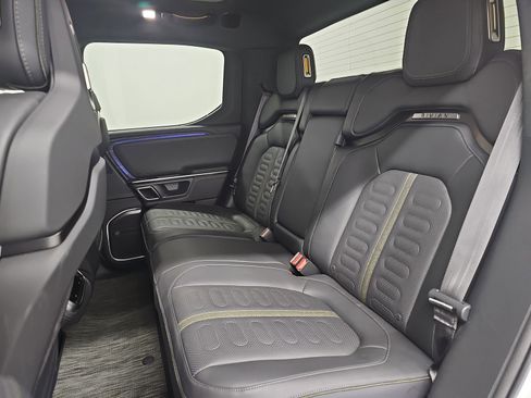 Used 2024 Rivian R1T Adventure AWD/4WD image 21