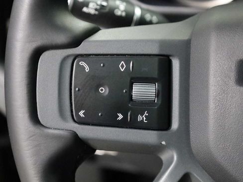 Used 2023 Land Rover Defender 90 X-Dynamic SE AWD/4WD image 25
