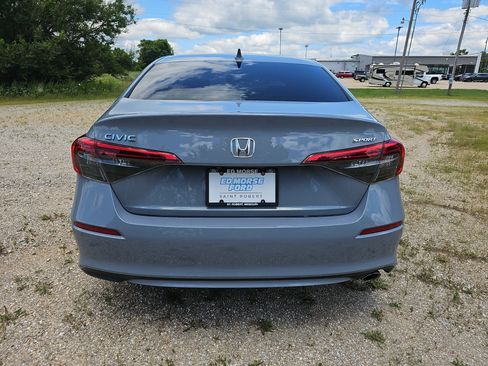 Used 2024 Honda Civic Sport image 5