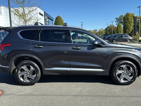 Used 2023 Hyundai Santa Fe SEL w/ Premium Package image 2