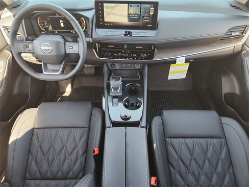 New 2026 Nissan Rogue Platinum image 18