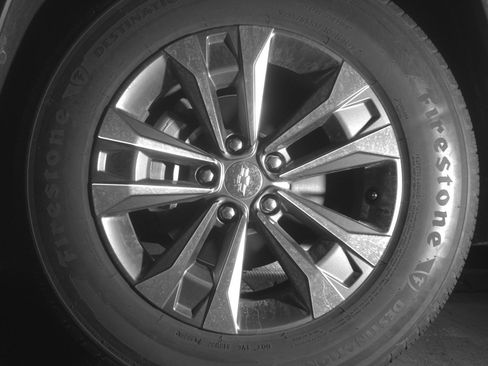 Used 2025 Chevrolet Equinox LT FWD image 12