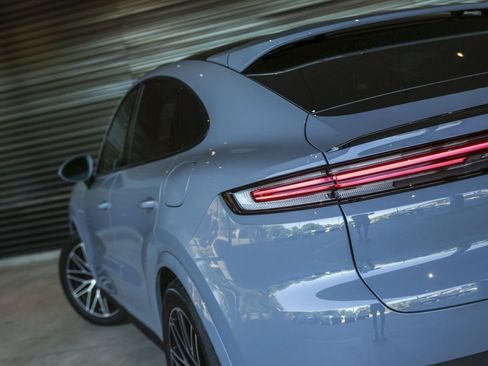 New 2026 Porsche Cayenne E-Hybrid Coupe AWD/4WD image 14