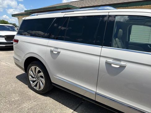Used 2022 Lincoln Navigator L Reserve RWD image 9