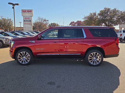 New 2026 GMC Yukon XL Denali image 2