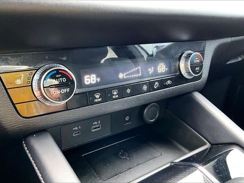 Used 2024 Mitsubishi Outlander SE Black Edition FWD image 31