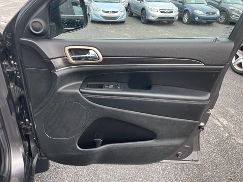 Used 2014 Jeep Grand Cherokee Limited image 38