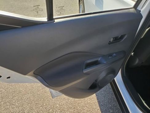 Certified 2025 Nissan Kicks Play S image 12