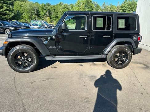 Used 2023 Jeep Wrangler Unlimited Sport AWD/4WD image 3